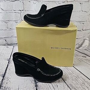 EUC Woman's Michael Shannon Sumi Slide On Suede Shoes Black Size 5.5